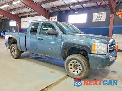 Czwarte zdjęcie samochodu z boku: 2009 CHEVROLET SILVERADO K1500 VIN:1GCEK19J39Z182528 - miniatura