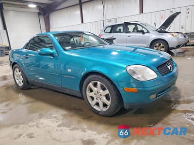 Czwarte zdjęcie samochodu z boku: 1998 MERCEDES-BENZ SLK 230 KOMPRESSOR VIN:WDBKK47F1WF059650 - miniatura