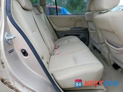 Zdjęcie 11 z 13 samochodu: 2004 TOYOTA HIGHLANDER BASE VIN:JTEGD21A740086690 - miniatura