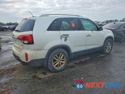 Trzecie zdjęcie samochodu z tyłu: 2015 KIA SORENTO LX VIN:5XYKTCA65FG607809 - miniatura