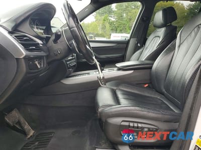 Zdjęcie 7 z 13 samochodu: 2015 BMW X5 XDRIVE50I VIN:5UXKR6C53F0J73818 - miniatura
