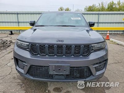 Piąte zdjęcie samochodu w środku: 2023 JEEP GRAND CHEROKEE LAREDO/ALTITUDE VIN:1C4RJHAG4PC594034 - miniatura