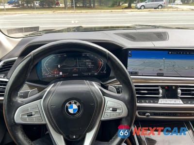 Zdjęcie 7 z 10 samochodu: 2021 BMW X7 XDRIVE40I VIN:5UXCW2C06M9F67044 - miniatura