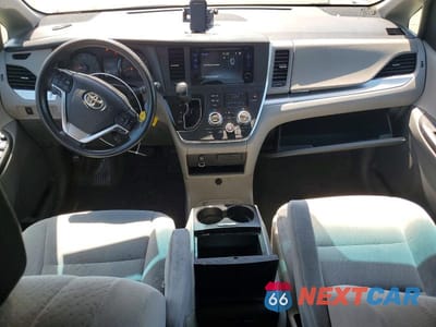 Zdjęcie 8 z 12 samochodu: 2016 TOYOTA SIENNA LE VIN:5TDKK3DC9GS714581 - miniatura