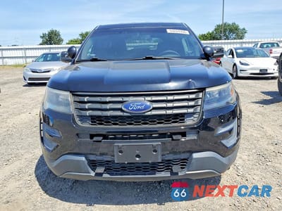 Piąte zdjęcie samochodu w środku: 2017 FORD EXPLORER POLICE INTERCEPTOR VIN:1FM5K8AR0HGC25531 - miniatura