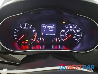Zdjęcie 9 z 12 samochodu: 2016 KIA CADENZA LUXURY VIN:KNALN4D79G5218798 - miniatura