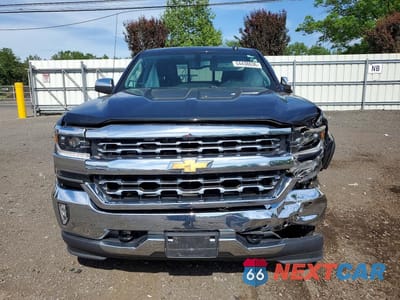 Piąte zdjęcie samochodu w środku: 2018 CHEVROLET SILVERADO K1500 LTZ VIN:1GCVKSEC8JZ121404 - miniatura