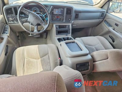 Zdjęcie 8 z 13 samochodu: 2005 CHEVROLET SUBURBAN C1500 VIN:3GNEC16Z45G242938 - miniatura