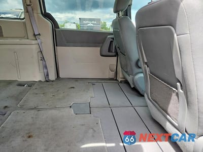 Zdjęcie 10 z 12 samochodu: 2010 DODGE GRAND CARAVAN SE VIN:2D4RN4DE7AR179332 - miniatura