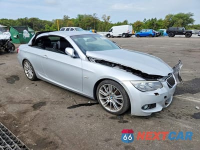 Czwarte zdjęcie samochodu z boku: 2013 BMW 335 I VIN:WBADX7C54DE746261 - miniatura