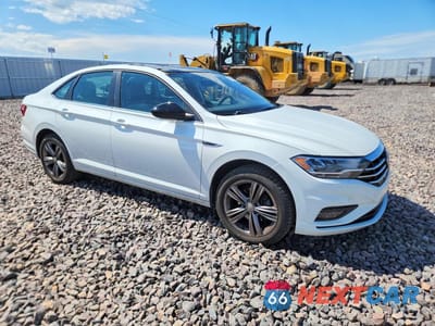 Czwarte zdjęcie samochodu z boku: 2019 VOLKSWAGEN JETTA S VIN:3VWCB7BU2KM273468 - miniatura