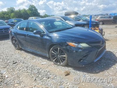 Czwarte zdjęcie samochodu z boku: 2019 TOYOTA CAMRY XSE VIN:4T1B61HK0KU837485 - miniatura