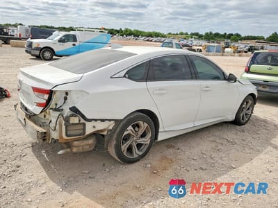 Trzecie zdjęcie samochodu z tyłu: 2018 HONDA ACCORD EX VIN:1HGCV1F48JA147677 - miniatura