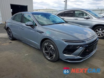 Czwarte zdjęcie samochodu z boku: 2024 HYUNDAI SONATA SEL VIN:KMHL14JA0RA361188 - miniatura