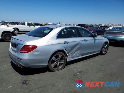 Trzecie zdjęcie samochodu z tyłu: 2019 MERCEDES-BENZ E 300 VIN:WDDZF4JBXKA592975 - miniatura