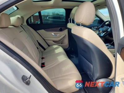Zdjęcie 10 z 13 samochodu: 2019 MERCEDES-BENZ C 300 4MATIC VIN:55SWF8EB1KU287465 - miniatura