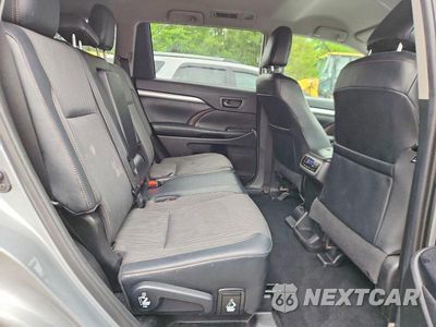 Zdjęcie 11 z 13 samochodu: 2019 TOYOTA HIGHLANDER LE PLUS VIN:5TDBZRFH4KS969591 - miniatura