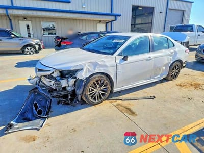 2023 TOYOTA CAMRY SE 4T1T11BK8PU099566 - główne zdjęcie licytacji z USA - miniatura