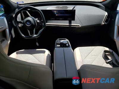 Zdjęcie 8 z 12 samochodu: 2025 BMW IX XDRIVE50 VIN:WB523CF05SCT45837 - miniatura