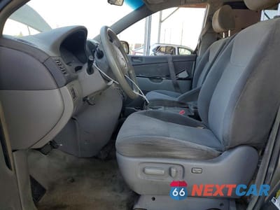 Zdjęcie 7 z 13 samochodu: 2005 TOYOTA SIENNA LE 8 PASSENGER VIN:5TDZA23C65S298094 - miniatura