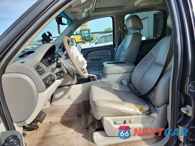 Zdjęcie 7 z 13 samochodu: 2010 CHEVROLET SUBURBAN K1500 LT VIN:1GNUKJE32AR223178 - miniatura