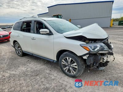 Czwarte zdjęcie samochodu z boku: 2017 NISSAN PATHFINDER SL VIN:5N1DR2MM2HC691392 - miniatura