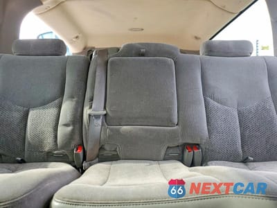 Zdjęcie 10 z 13 samochodu: 2005 CHEVROLET SUBURBAN C1500 VIN:1GNEC16ZX5J248175 - miniatura