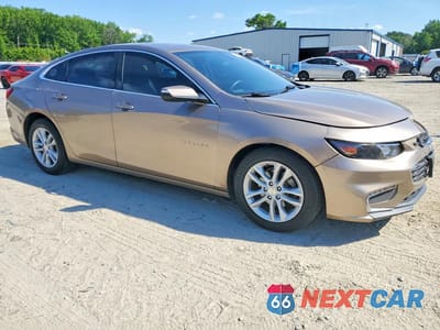 Czwarte zdjęcie samochodu z boku: 2018 CHEVROLET MALIBU LT VIN:1G1ZD5ST5JF126006 - miniatura