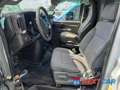 Zdjęcie 7 z 13 samochodu: 2021 CHEVROLET EXPRESS G2500 VIN:1GCWGAFPXM1266450 - miniatura