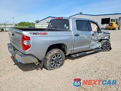 Trzecie zdjęcie samochodu z tyłu: 2017 TOYOTA TUNDRA SR5 VIN:5TFDY5F10HX629011 - miniatura
