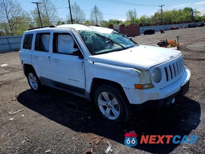 Czwarte zdjęcie samochodu z boku: 2011 JEEP PATRIOT SPORT VIN:1J4NF1GB2BD217640 - miniatura