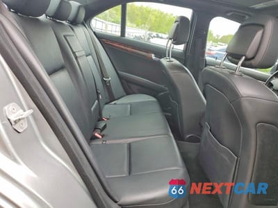 Zdjęcie 10 z 12 samochodu: 2010 MERCEDES-BENZ C 300 4MATIC VIN:WDDGF8BBXAR106176 - miniatura