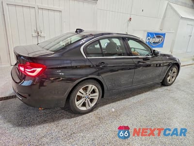 Trzecie zdjęcie samochodu z tyłu: 2018 BMW 330 XI VIN:WBA8D9C51JA615118 - miniatura
