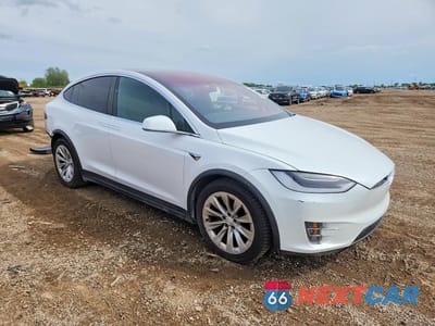 Czwarte zdjęcie samochodu z boku: 2018 TESLA MODEL X VIN:5YJXCBE28JF112379 - miniatura