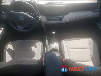 Zdjęcie 8 z 12 samochodu: 2017 TOYOTA RAV4 XLE VIN:2T3WFREV6HW376372 - miniatura