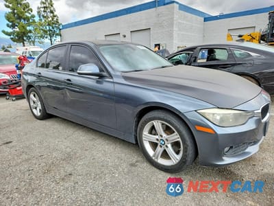 Czwarte zdjęcie samochodu z boku: 2015 BMW 320 I VIN:WBA3B1G59FNT04712 - miniatura