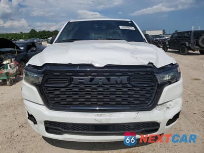 Piąte zdjęcie samochodu w środku: 2025 RAM 1500 BIG HORN VIN:1C6SRFFPXSN518913 - miniatura
