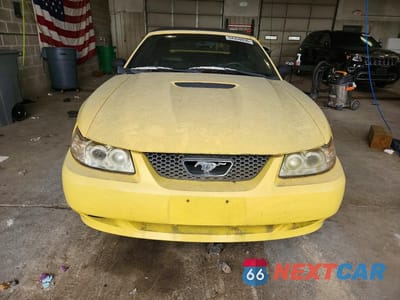Piąte zdjęcie samochodu w środku: 2001 FORD MUSTANG VIN:1FAFP44431F142020 - miniatura
