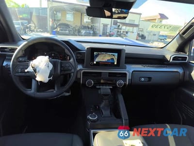 Zdjęcie 8 z 14 samochodu: 2024 TOYOTA TACOMA SR5 VIN:3TYLB5JN6RT052892 - miniatura