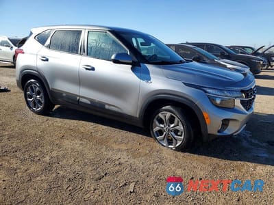 Czwarte zdjęcie samochodu z boku: 2024 KIA SELTOS LX VIN:KNDEPCAA0R7647951 - miniatura
