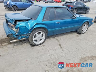 Trzecie zdjęcie samochodu z tyłu: 1993 FORD MUSTANG LX VIN:1FACP40E1PF111665 - miniatura