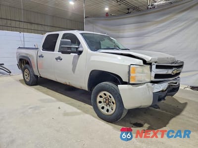 Czwarte zdjęcie samochodu z boku: 2009 CHEVROLET SILVERADO K1500 VIN:3GCEK13C19G176608 - miniatura