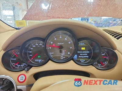 Zdjęcie 9 z 12 samochodu: 2012 PORSCHE CAYENNE S HYBRID VIN:WP1AE2A26CLA92265 - miniatura