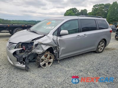 2017 TOYOTA SIENNA LE 5TDKZ3DC9HS831798 - główne zdjęcie licytacji z USA - miniatura