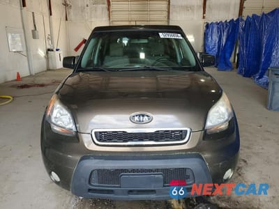Piąte zdjęcie samochodu w środku: 2010 KIA SOUL + VIN:KNDJT2A24A7132095 - miniatura