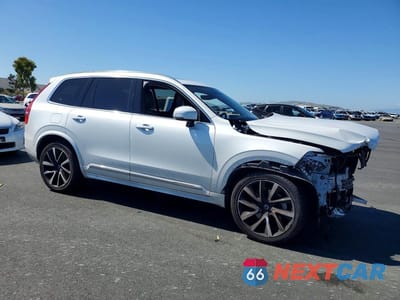 Czwarte zdjęcie samochodu z boku: 2019 VOLVO XC90 T6 INSCRIPTION VIN:YV4A22PL1K1515707 - miniatura