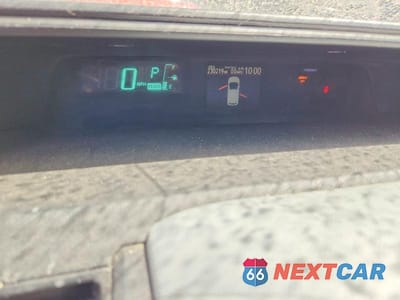 Zdjęcie 9 z 12 samochodu: 2012 TOYOTA PRIUS C THREE VIN:JTDKDTB3XC1519724 - miniatura