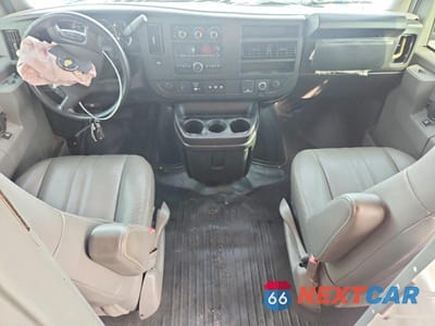 Zdjęcie 8 z 13 samochodu: 2022 CHEVROLET EXPRESS G2500 3LT VIN:1GCWGAFP3N1281714 - miniatura