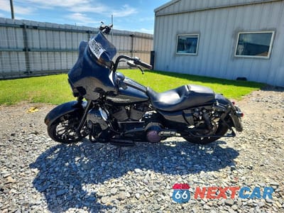 Trzecie zdjęcie samochodu z tyłu: 2013 HARLEY-DAVIDSON FLHX STREET GLIDE VIN:1HD1KBM1XDB652761 - miniatura