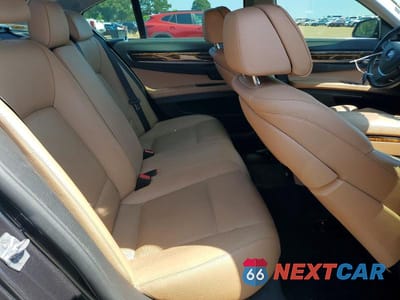 Zdjęcie 10 z 12 samochodu: 2015 BMW 740 I VIN:WBAYA6C59FGK16582 - miniatura